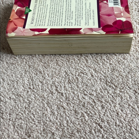 Women's Devotional Bible with Floral Cover - Picture 4 of 5